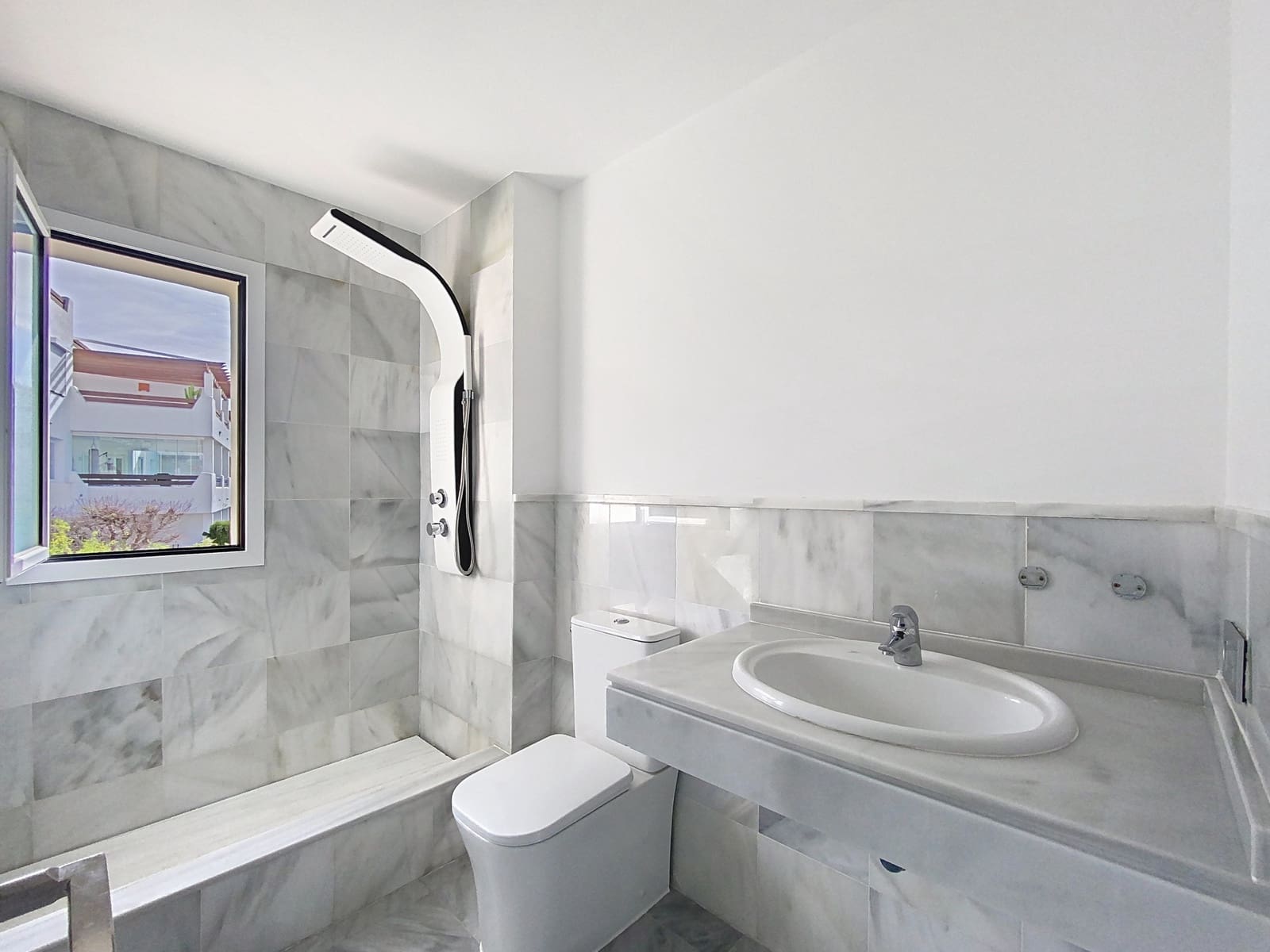 2 bedroom Apartment for sale in New Golden Mile with pool garage - € 694,000 (Ref: 9611295)