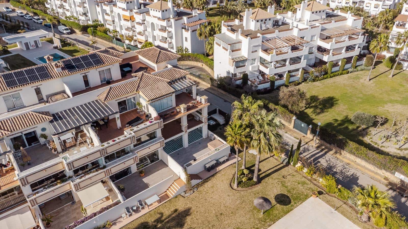 2 bedroom Apartment for sale in New Golden Mile with pool garage - € 694,000 (Ref: 9611295)