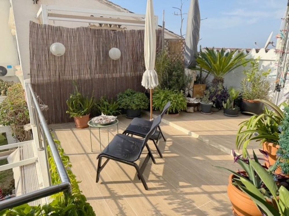 3 bedroom Townhouse for sale in Estepona with garage - € 849,000 (Ref: 9625465)