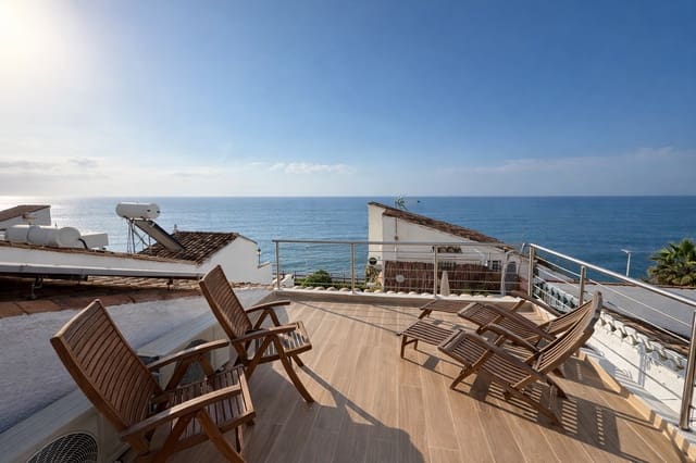 Casa de 3 habitaciones en Estepona en venta con garaje - 849.000 € (Ref: 9625465)