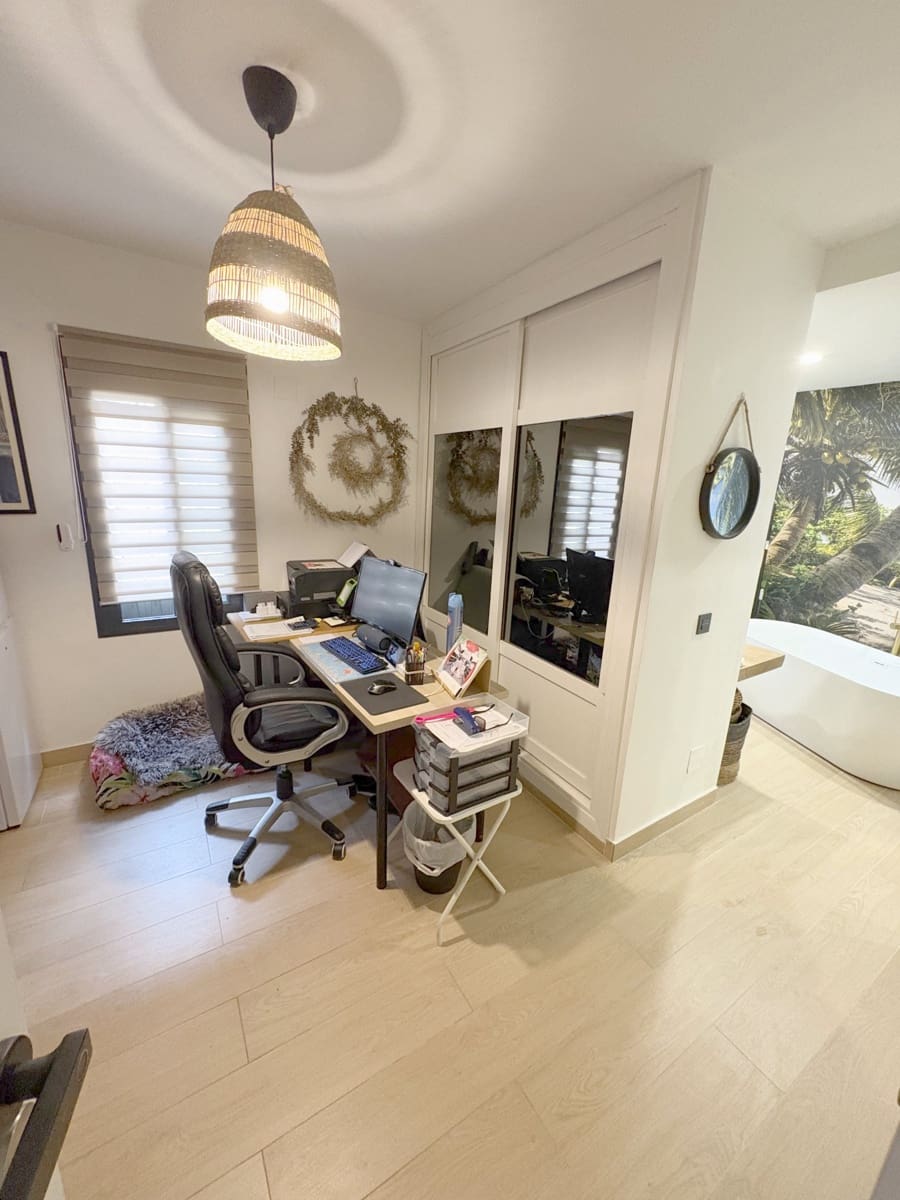 3 bedroom Townhouse for sale in Estepona with garage - € 849,000 (Ref: 9625465)