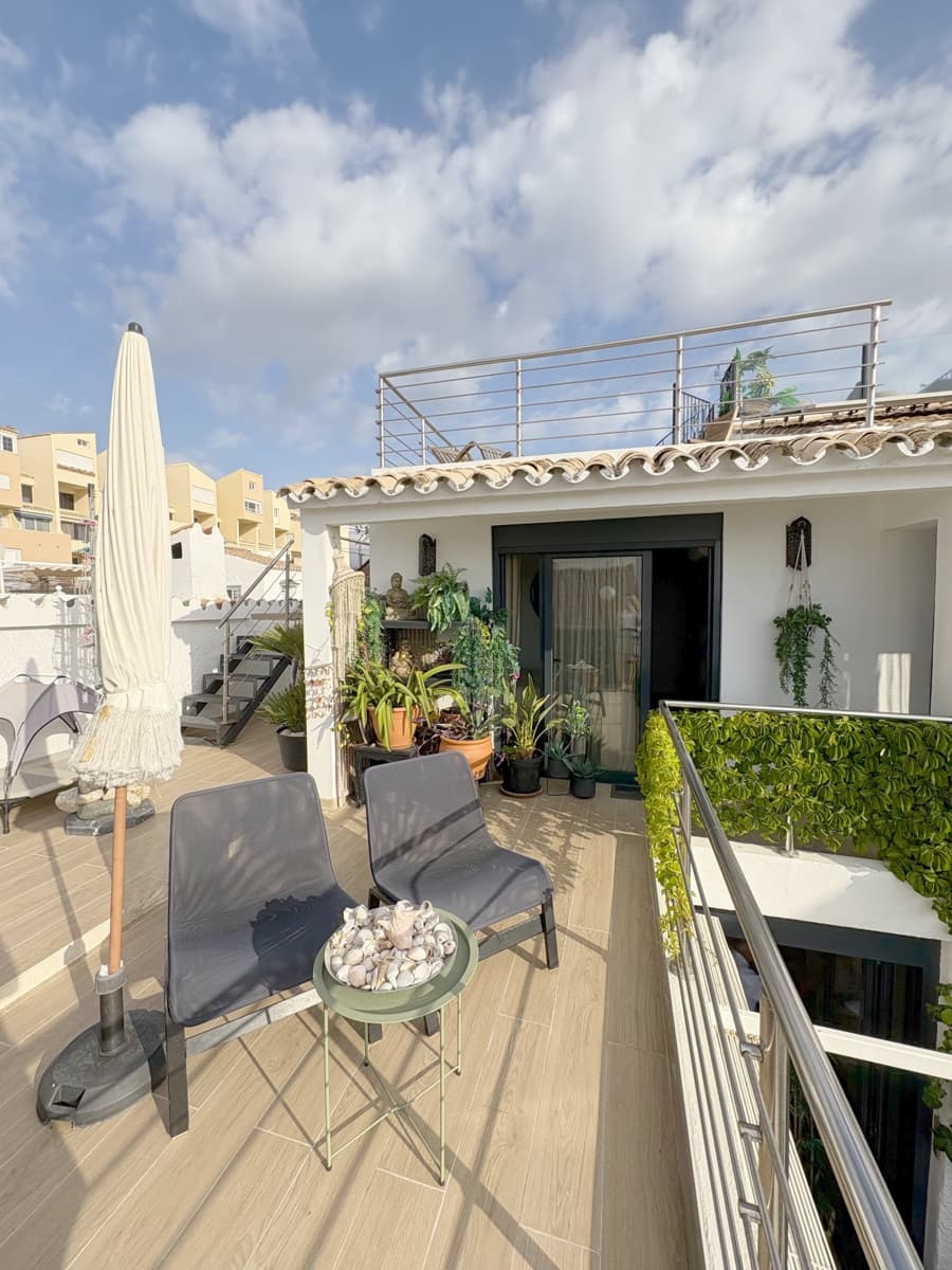 3 bedroom Townhouse for sale in Estepona with garage - € 849,000 (Ref: 9625465)