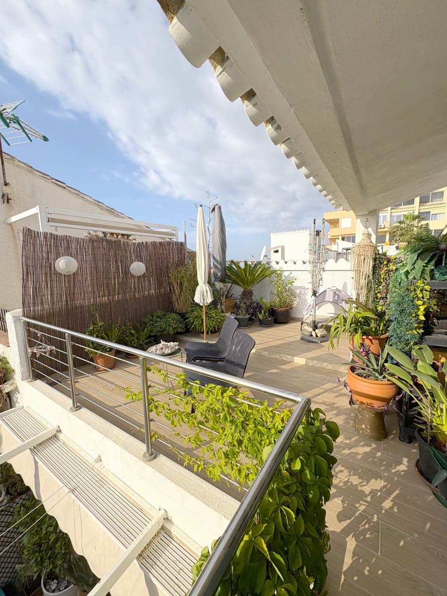 3 bedroom Townhouse for sale in Estepona with garage - € 849,000 (Ref: 9625465)