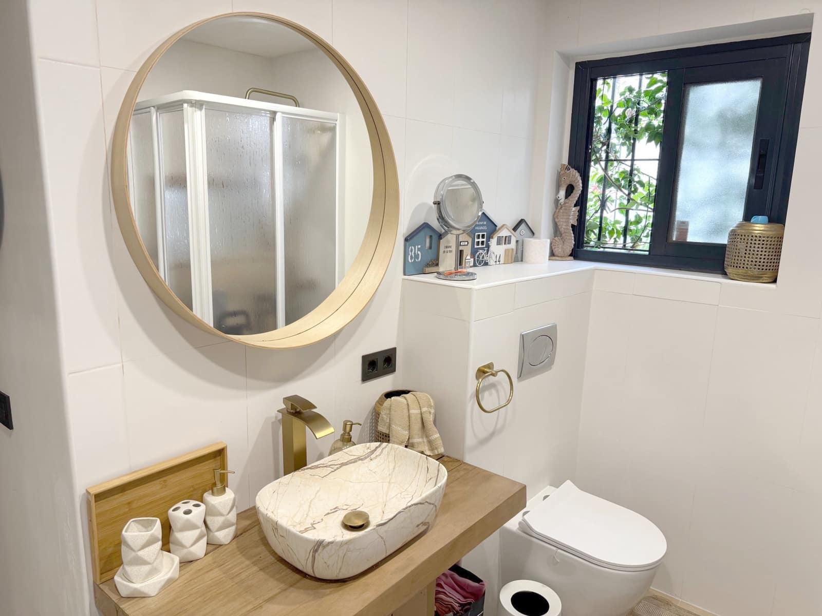 3 bedroom Townhouse for sale in Estepona with garage - € 849,000 (Ref: 9625465)