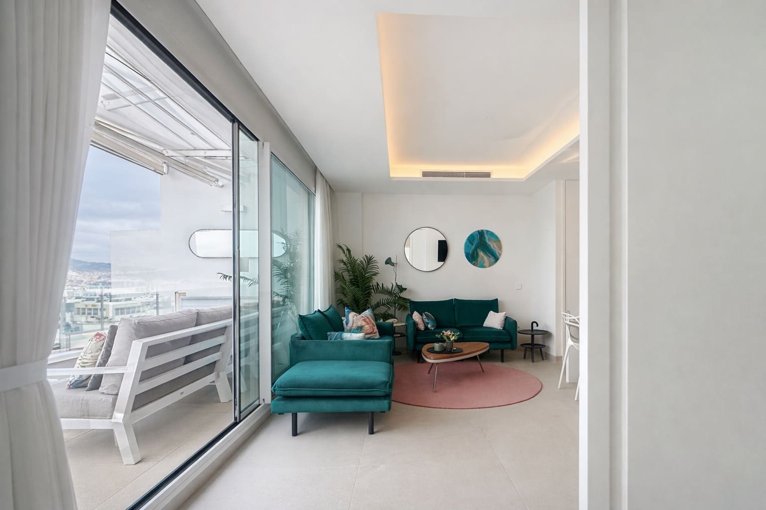 Ático de 2 habitaciones en Estepona en venta con piscina garaje - 595.000 € (Ref: 9647935)