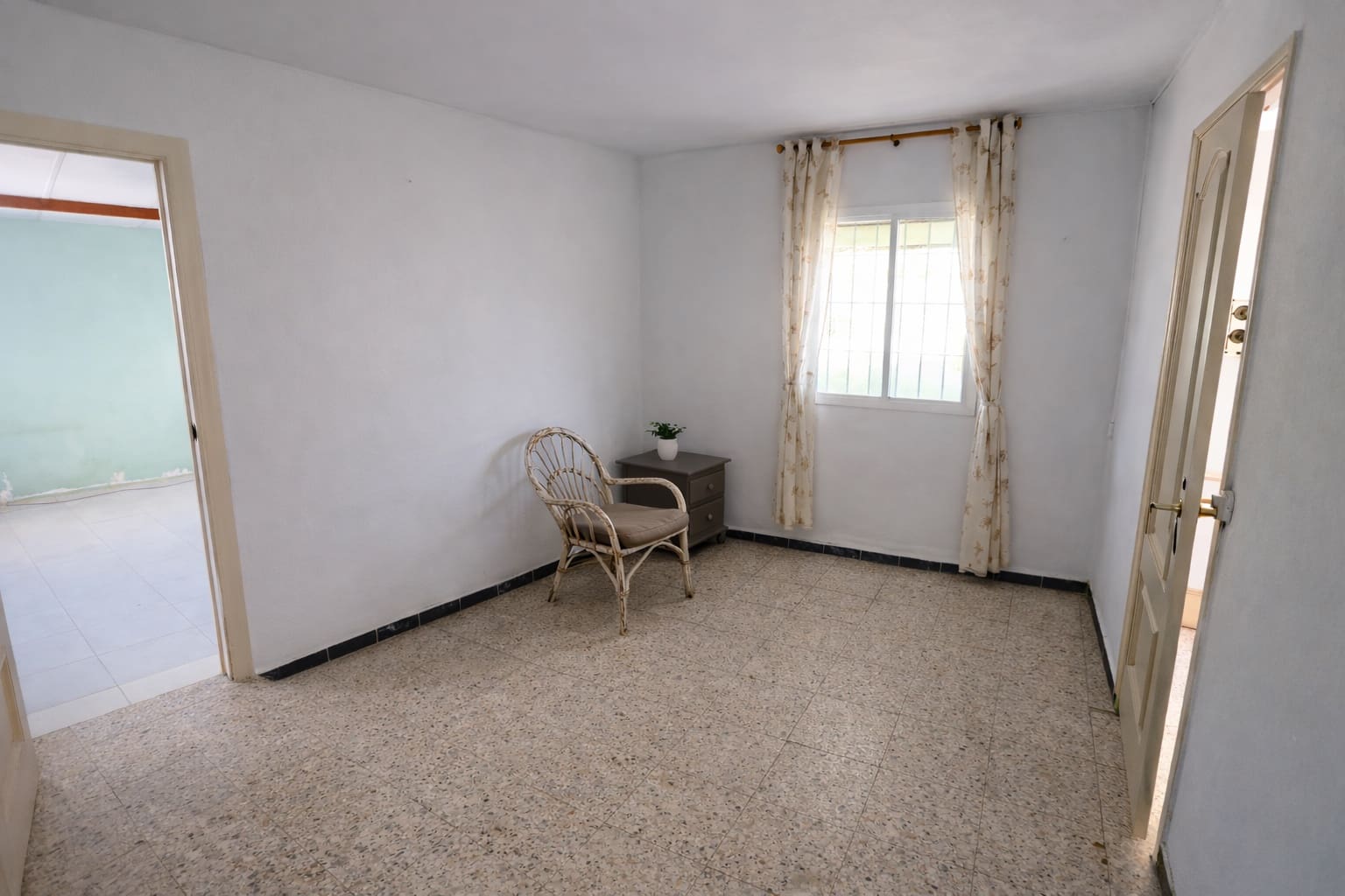 3 bedroom Villa for sale in Estepona with garage - € 290,000 (Ref: 9666184)