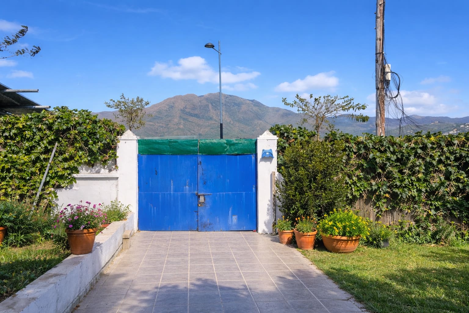 3 bedroom Villa for sale in Estepona with garage - € 290,000 (Ref: 9666184)