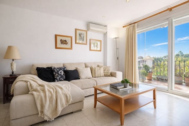 3 bedroom Apartment for sale in Estepona with garage - € 299,000 (Ref: 9670307)