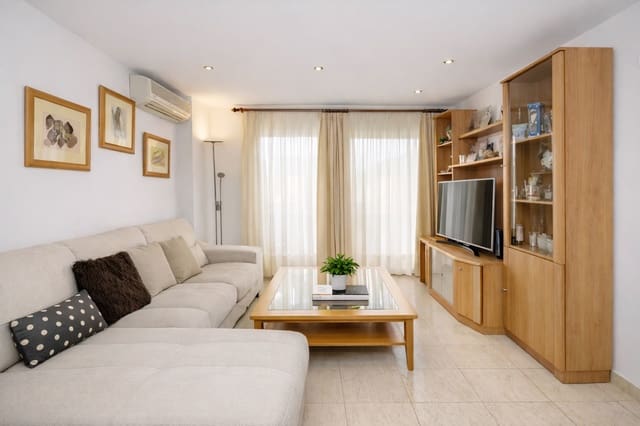 3 bedroom Apartment for sale in Estepona with garage - € 299,000 (Ref: 9670307)