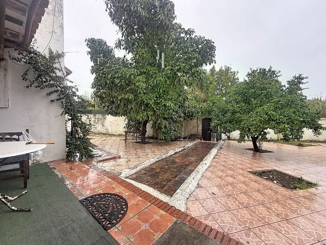 3 sovrum Villa till salu i Estepona - 949 000 € (Ref: 9682414)