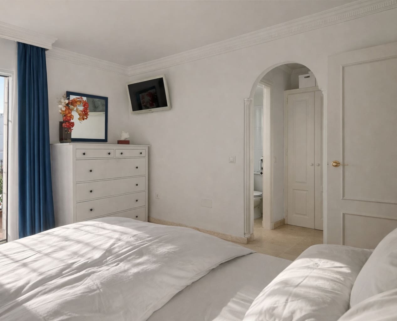 4 quarto Moradia Geminada para venda em Estepona com garagem - 768 000 € (Ref: 9711814)