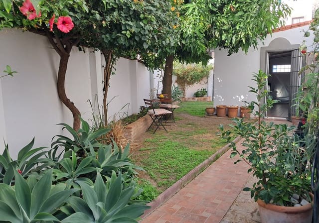 Pareado de 4 habitaciones en Estepona en venta con garaje - 768.000 € (Ref: 9711814)