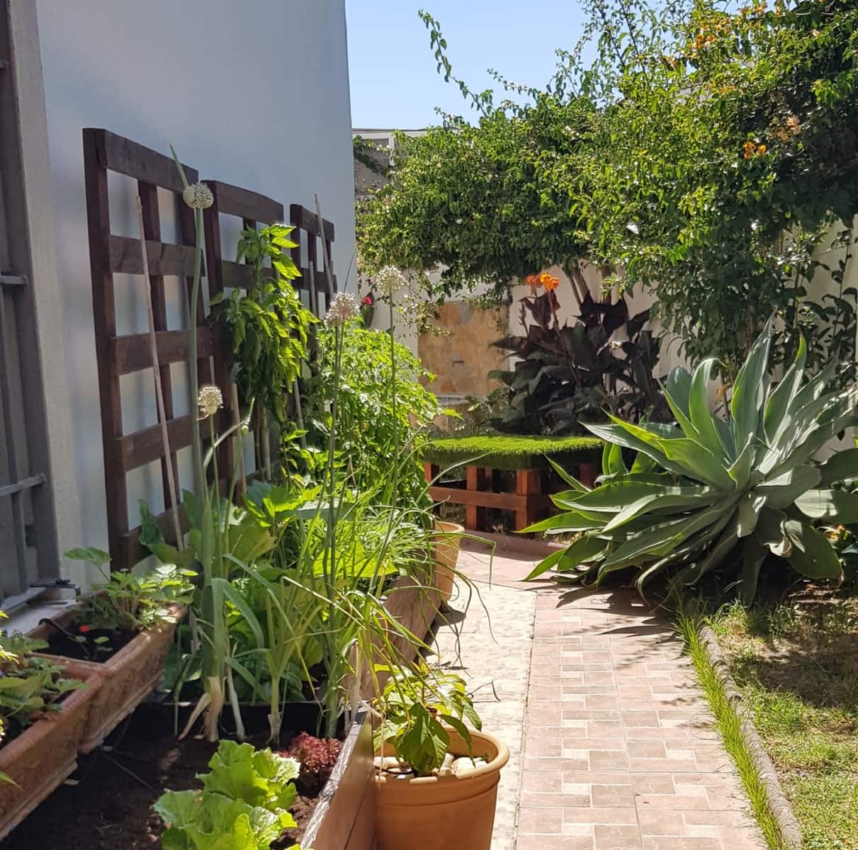 4 soverom Kjedet enebolig til salgs i Estepona med garasje - € 768 000 (Ref: 9711814)