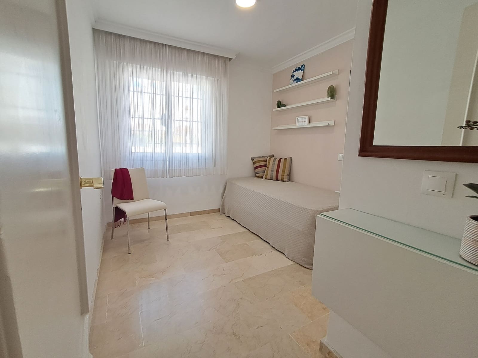 4 soverom Kjedet enebolig til salgs i Estepona med garasje - € 768 000 (Ref: 9711814)