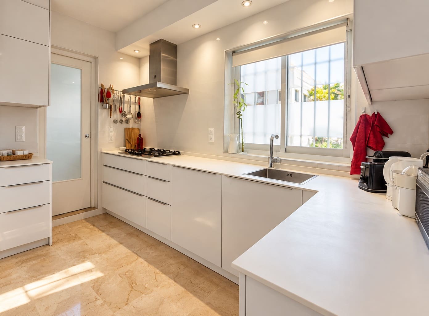 4 soveværelse Semi-Rækkehus til salg i Estepona med garage - € 768.000 (Ref: 9711814)