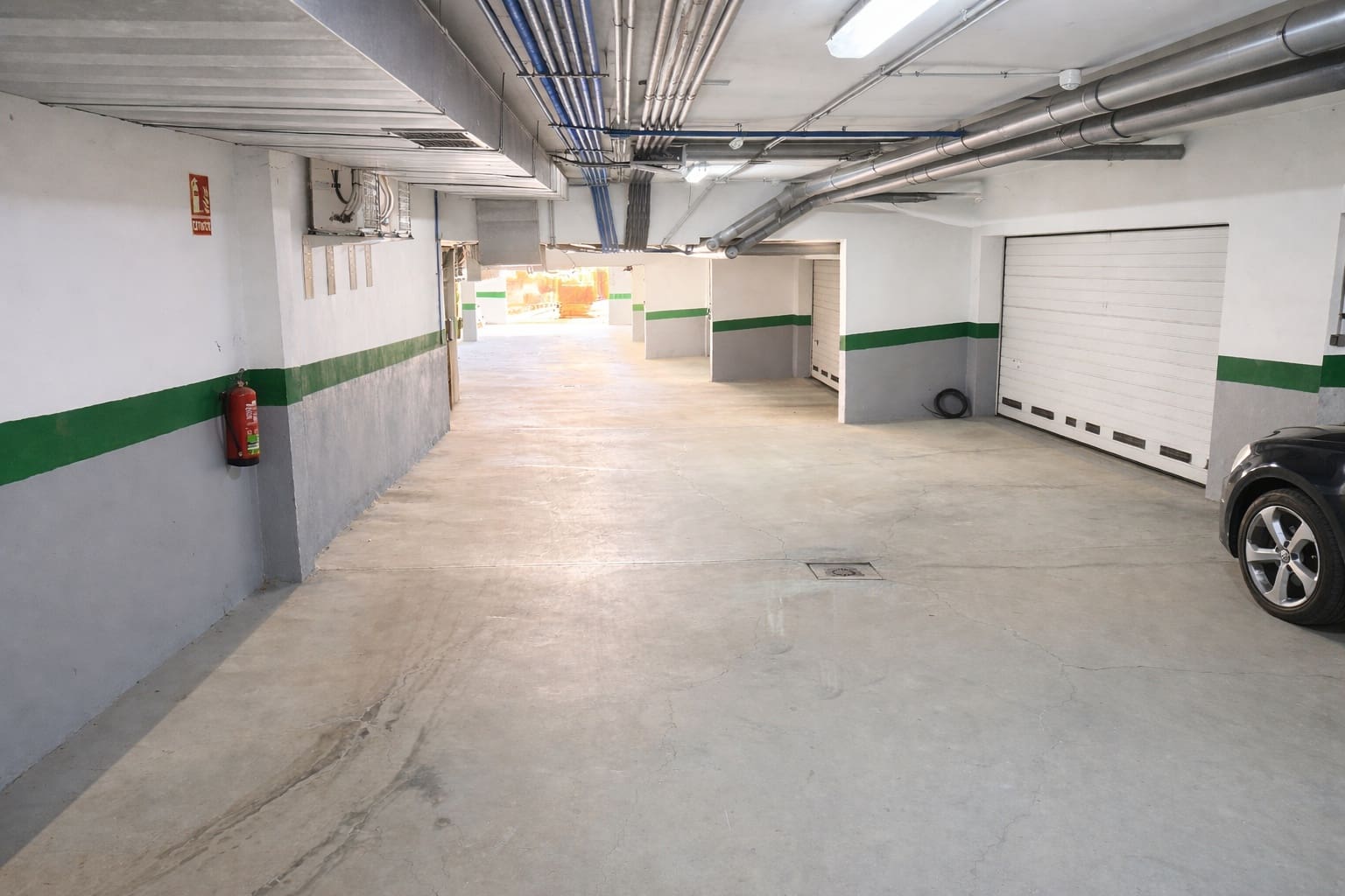 4 quarto Casa em Banda para venda em Estepona com piscina garagem - 665 000 € (Ref: 9711815)
