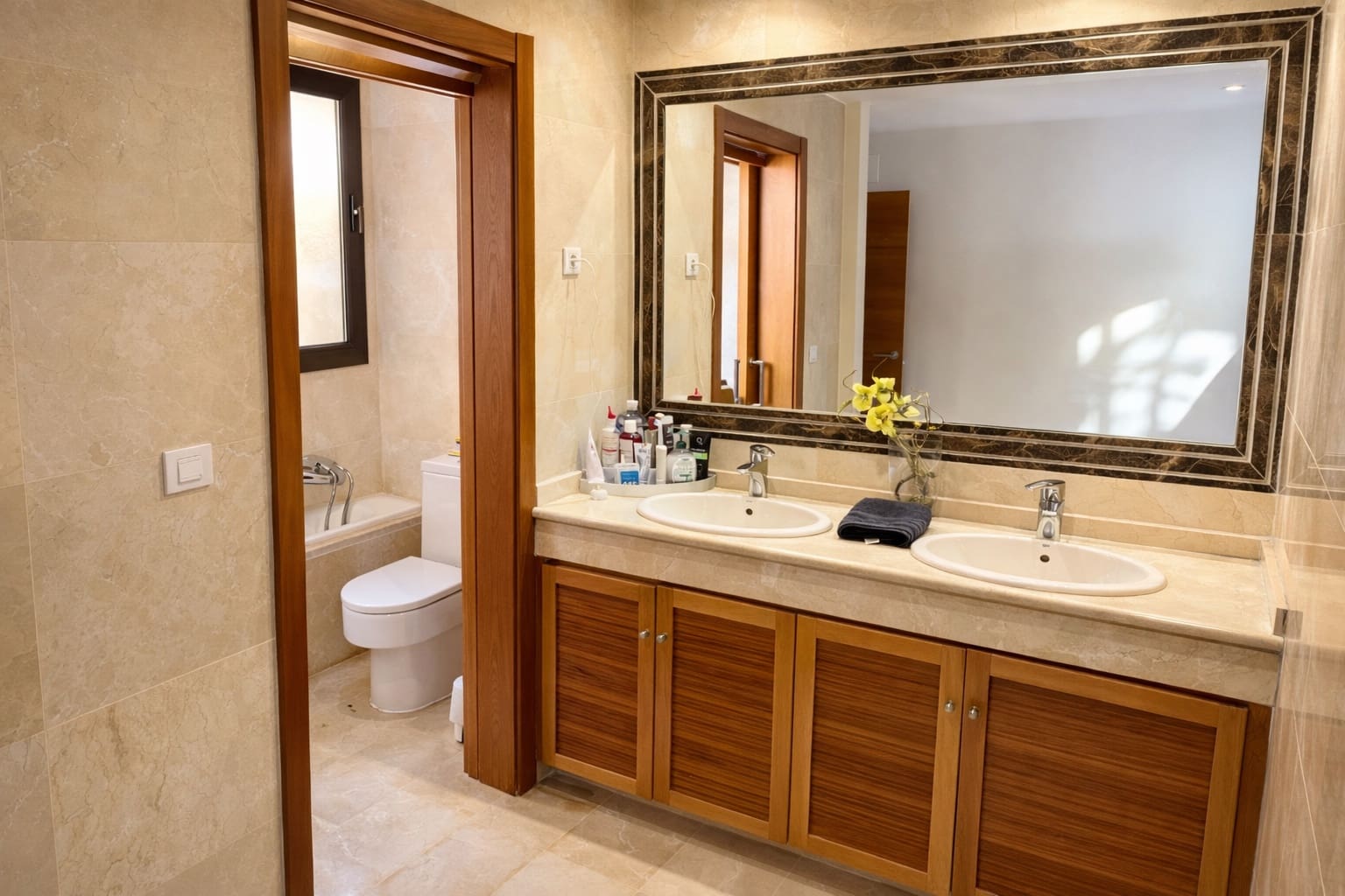 4 quarto Casa em Banda para venda em Estepona com piscina garagem - 665 000 € (Ref: 9711815)