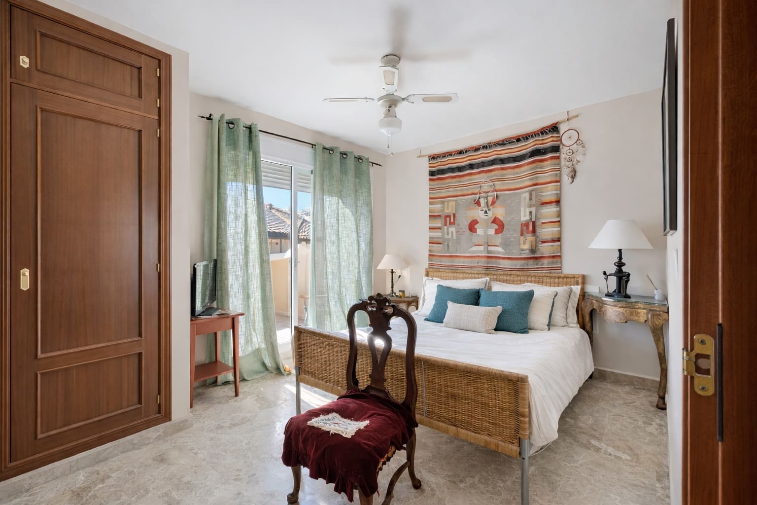 3 sypialnia Dom na sprzedaż w Buenas Noches z basenem garażem - 450 000 € (Ref: 9729305)