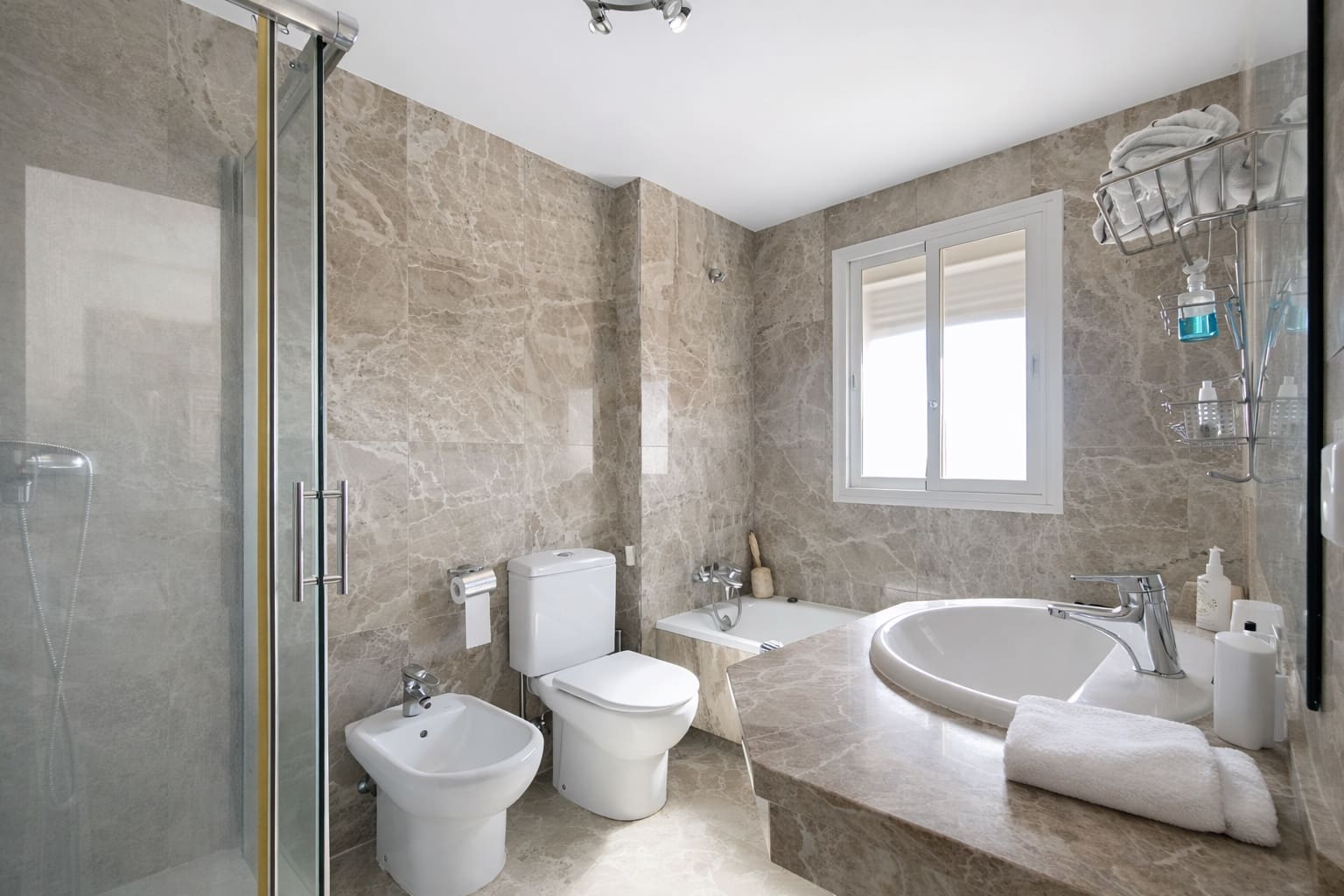 3 sypialnia Dom na sprzedaż w Buenas Noches z basenem garażem - 450 000 € (Ref: 9729305)