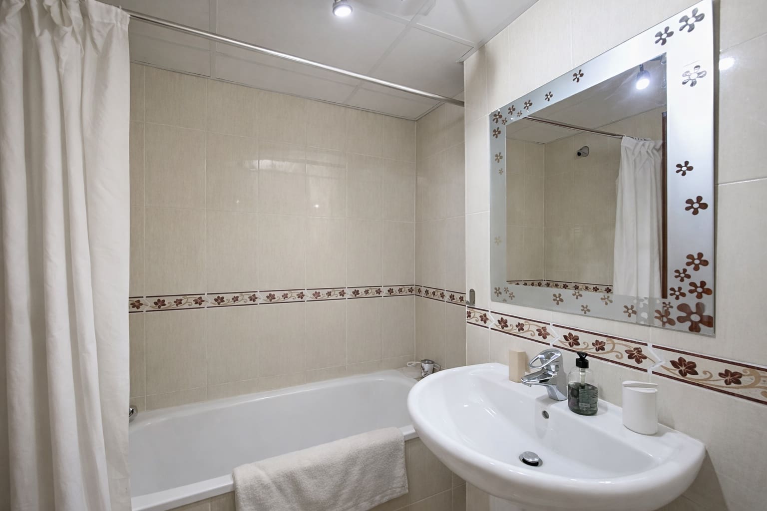 3 sypialnia Dom na sprzedaż w Buenas Noches z basenem garażem - 450 000 € (Ref: 9729305)