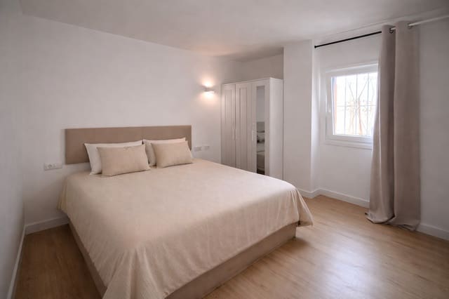 1 bedroom Apartment for sale in Estepona - € 256,000 (Ref: 9729306)