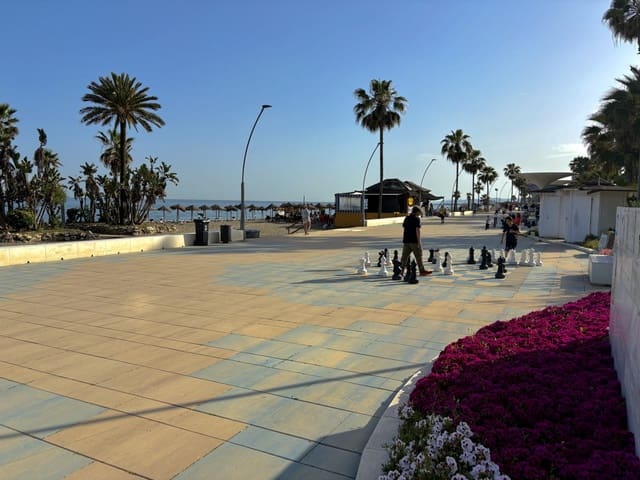 1 bedroom Apartment for sale in Estepona - € 256,000 (Ref: 9729306)