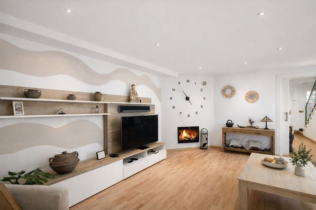 3 bedroom Townhouse for sale in Estepona with pool garage - € 590,000 (Ref: 9755594)