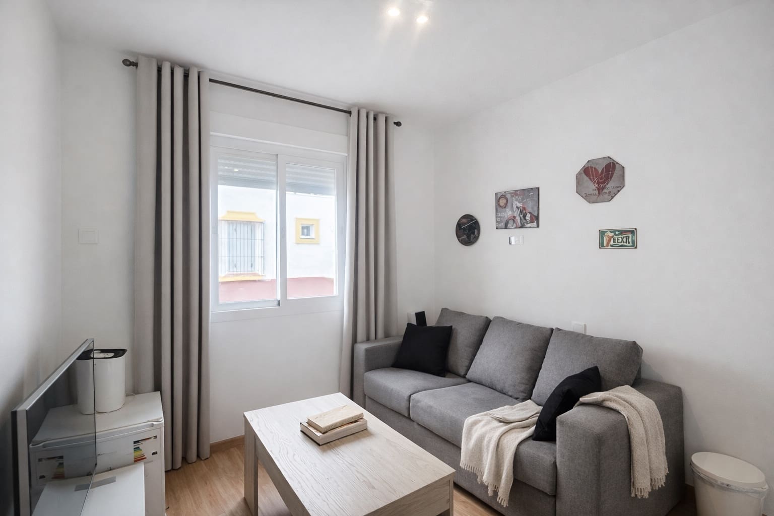 3 sypialnia Dom na sprzedaż w Estepona z basenem garażem - 590 000 € (Ref: 9755594)