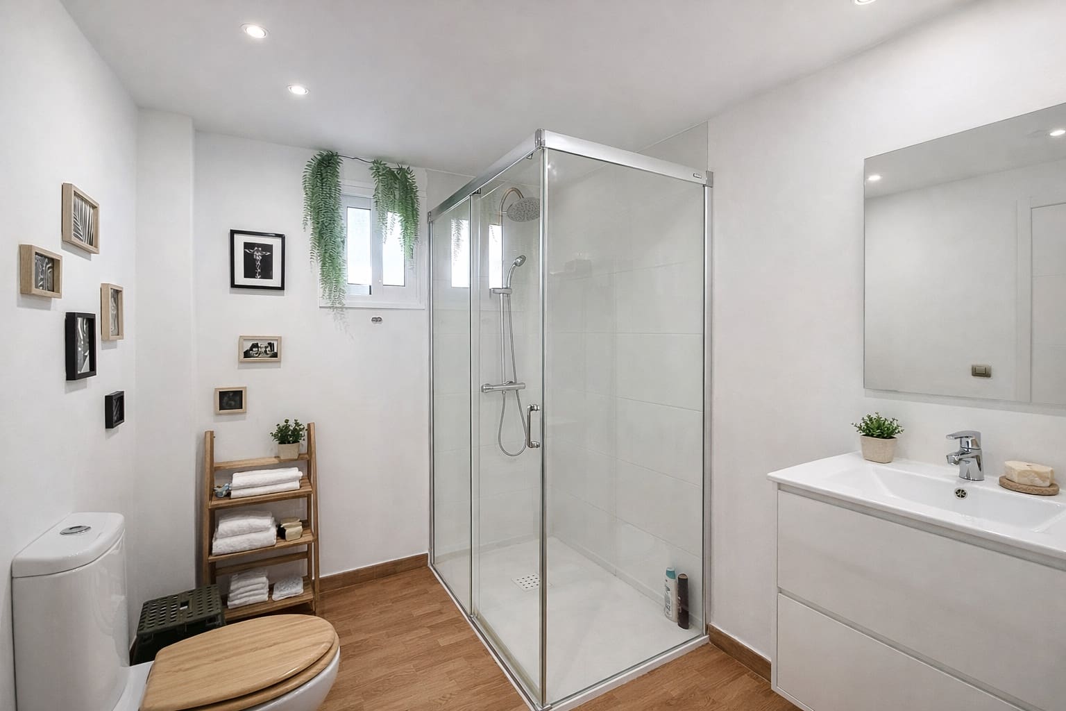 3 sypialnia Dom na sprzedaż w Estepona z basenem garażem - 590 000 € (Ref: 9755594)