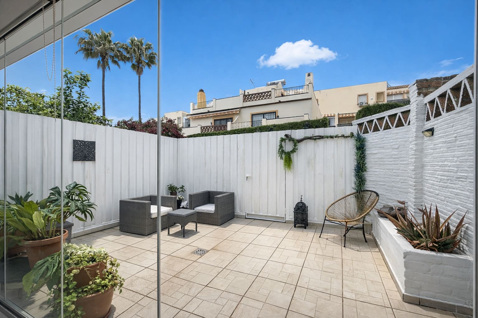 3 sypialnia Dom na sprzedaż w Estepona z basenem garażem - 590 000 € (Ref: 9755594)