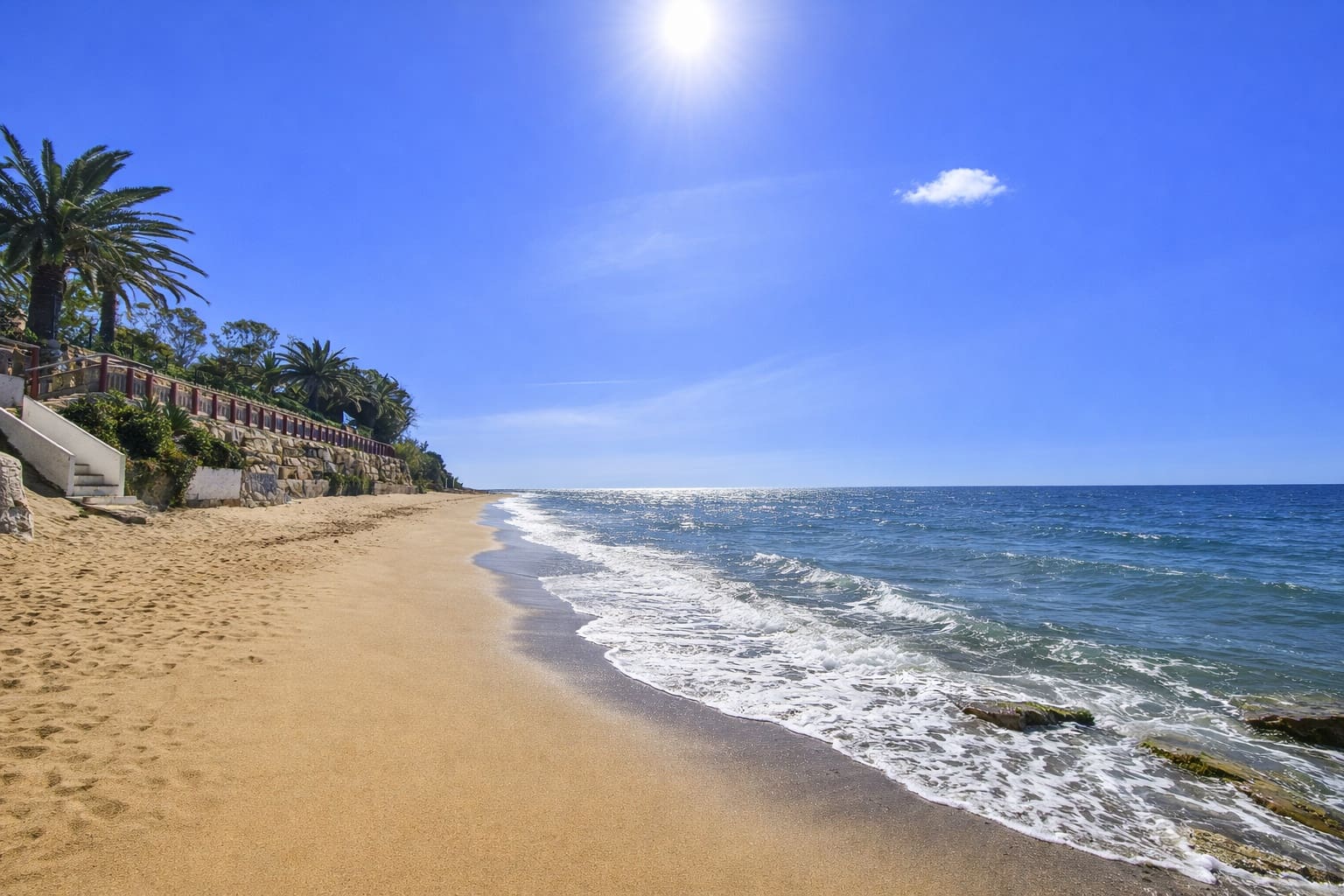 3 sypialnia Dom na sprzedaż w Estepona z basenem garażem - 590 000 € (Ref: 9755594)