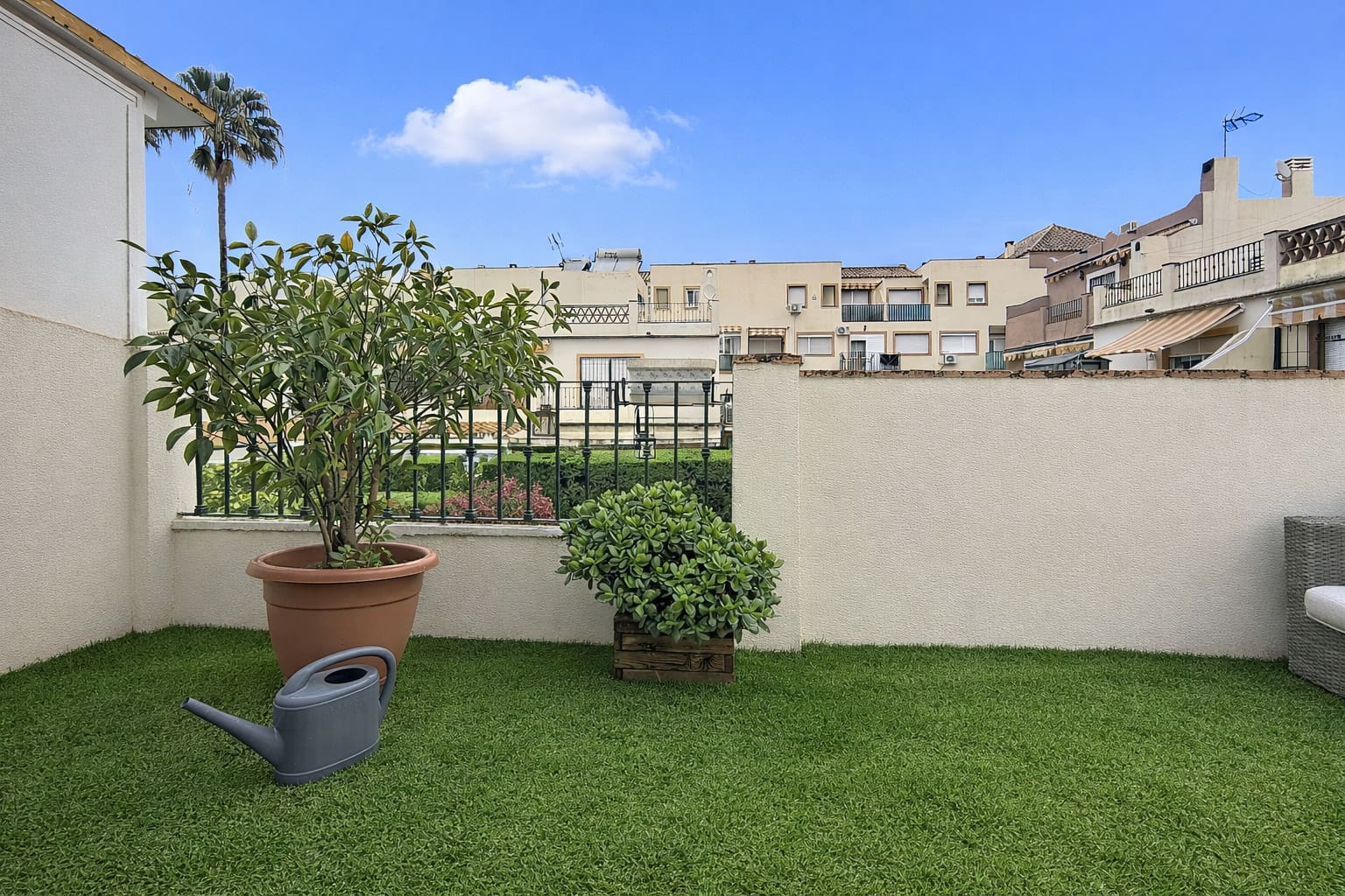 3 sypialnia Dom na sprzedaż w Estepona z basenem garażem - 590 000 € (Ref: 9755594)