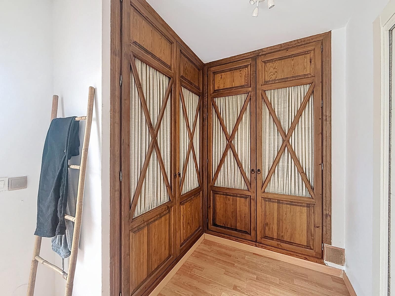 3 sypialnia Dom na sprzedaż w Estepona z basenem garażem - 590 000 € (Ref: 9755594)