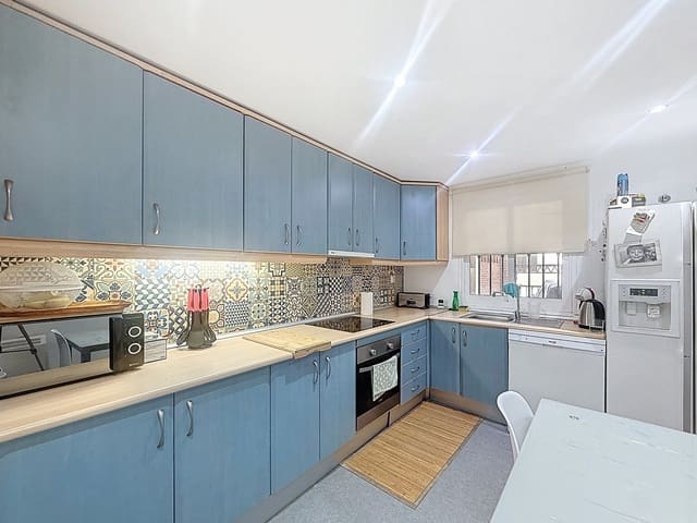 3 bedroom Townhouse for sale in Estepona with pool garage - € 590,000 (Ref: 9755594)