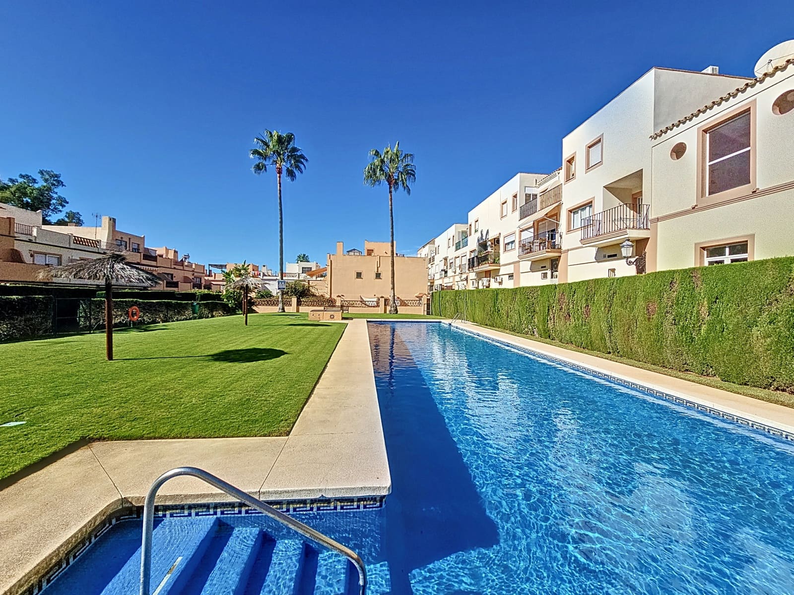 3 bedroom Townhouse for sale in Estepona with pool garage - € 590,000 (Ref: 9755594)