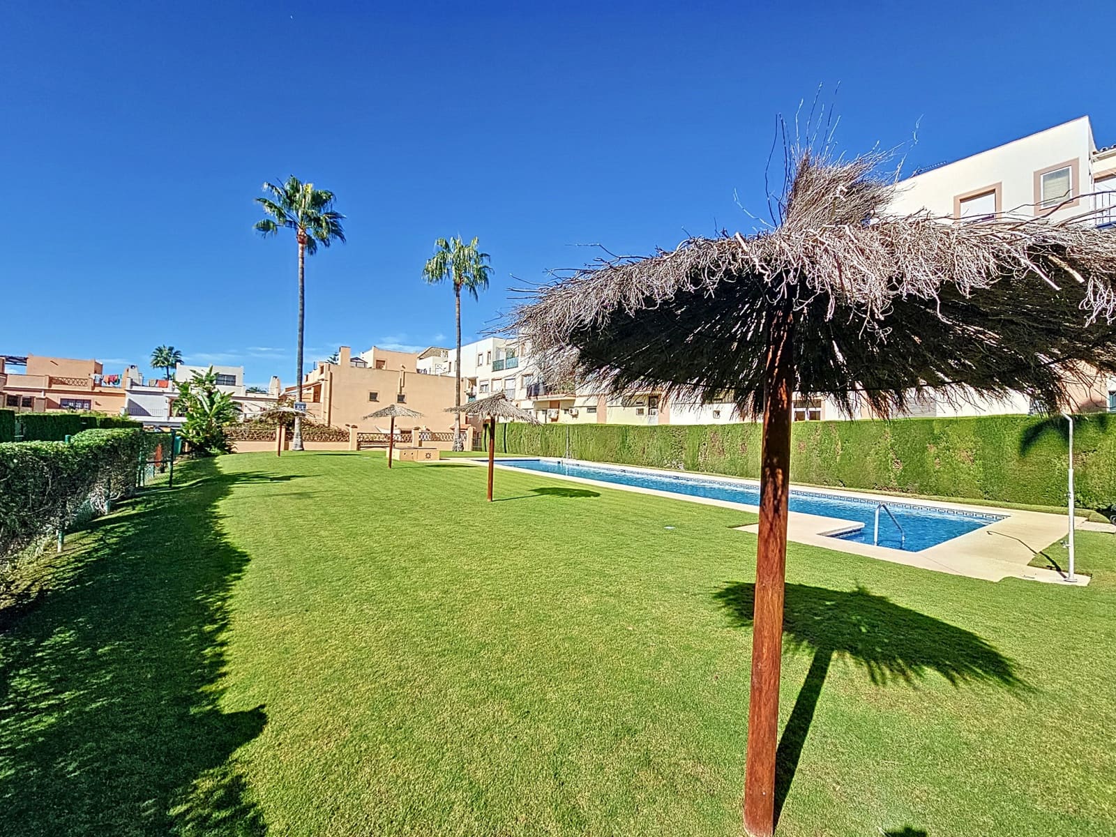 3 bedroom Townhouse for sale in Estepona with pool garage - € 590,000 (Ref: 9755594)