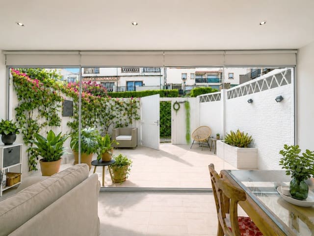 3 soverom Hus til salgs i Estepona med svømmebasseng garasje - € 590 000 (Ref: 9755594)
