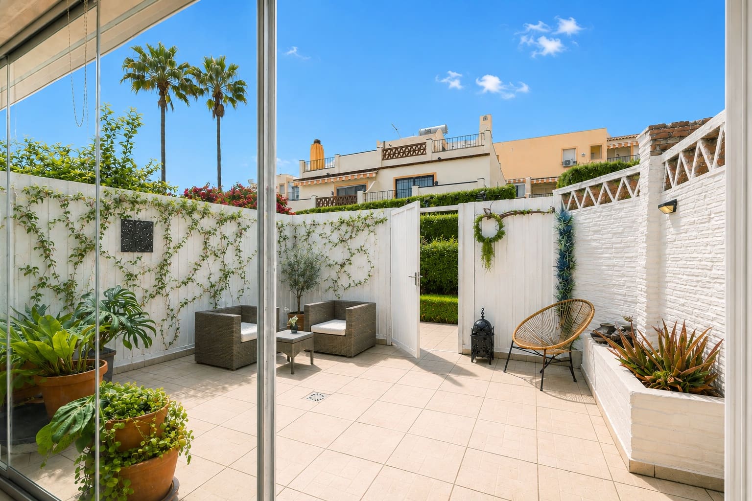 Casa de 3 habitaciones en Estepona en venta con piscina garaje - 590.000 € (Ref: 9755594)