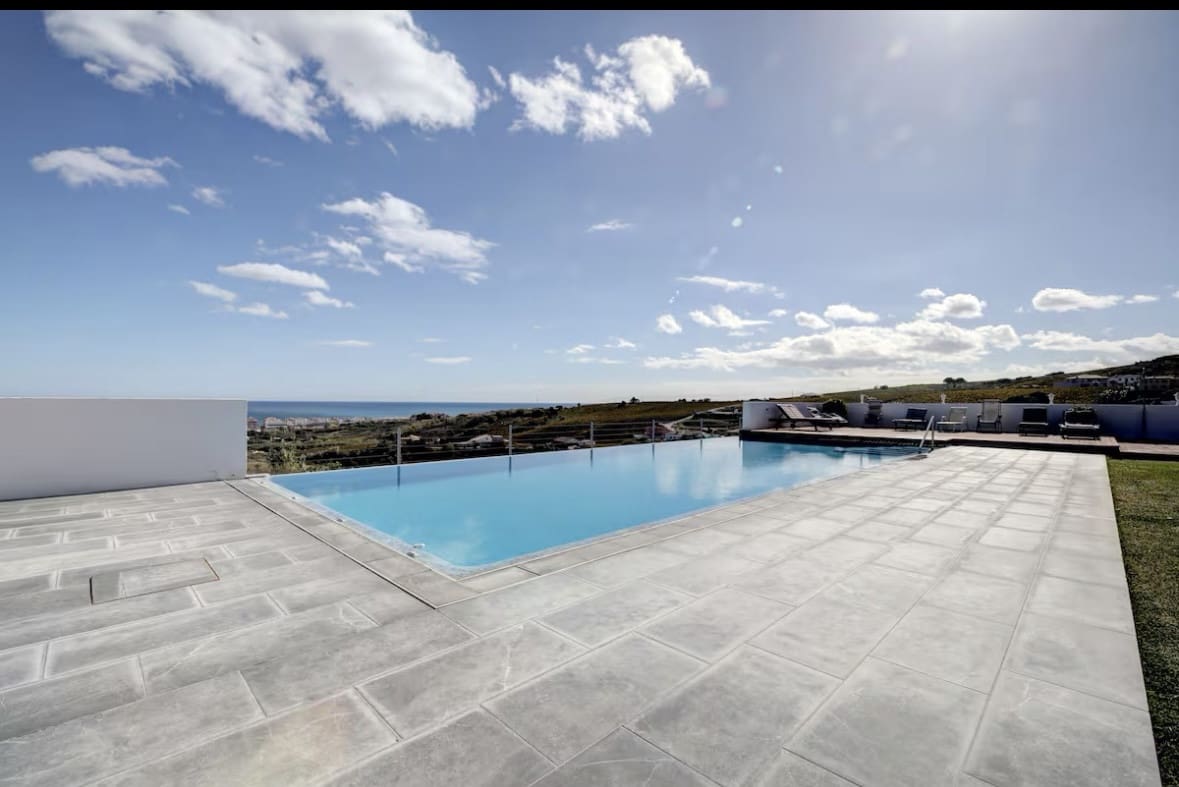 Chalet de 6 habitaciones en Manilva en venta con piscina garaje - 2.500.000 € (Ref: 9772971)