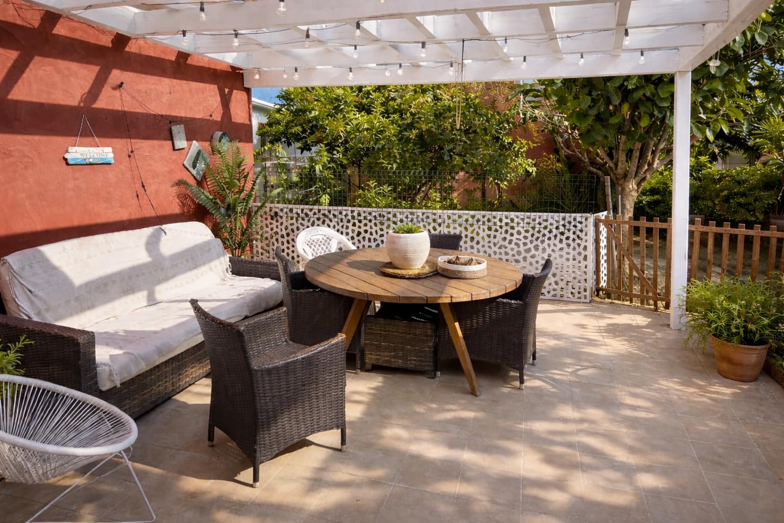 3 bedroom Townhouse for sale in Estepona with pool garage - € 549,000 (Ref: 9778016)