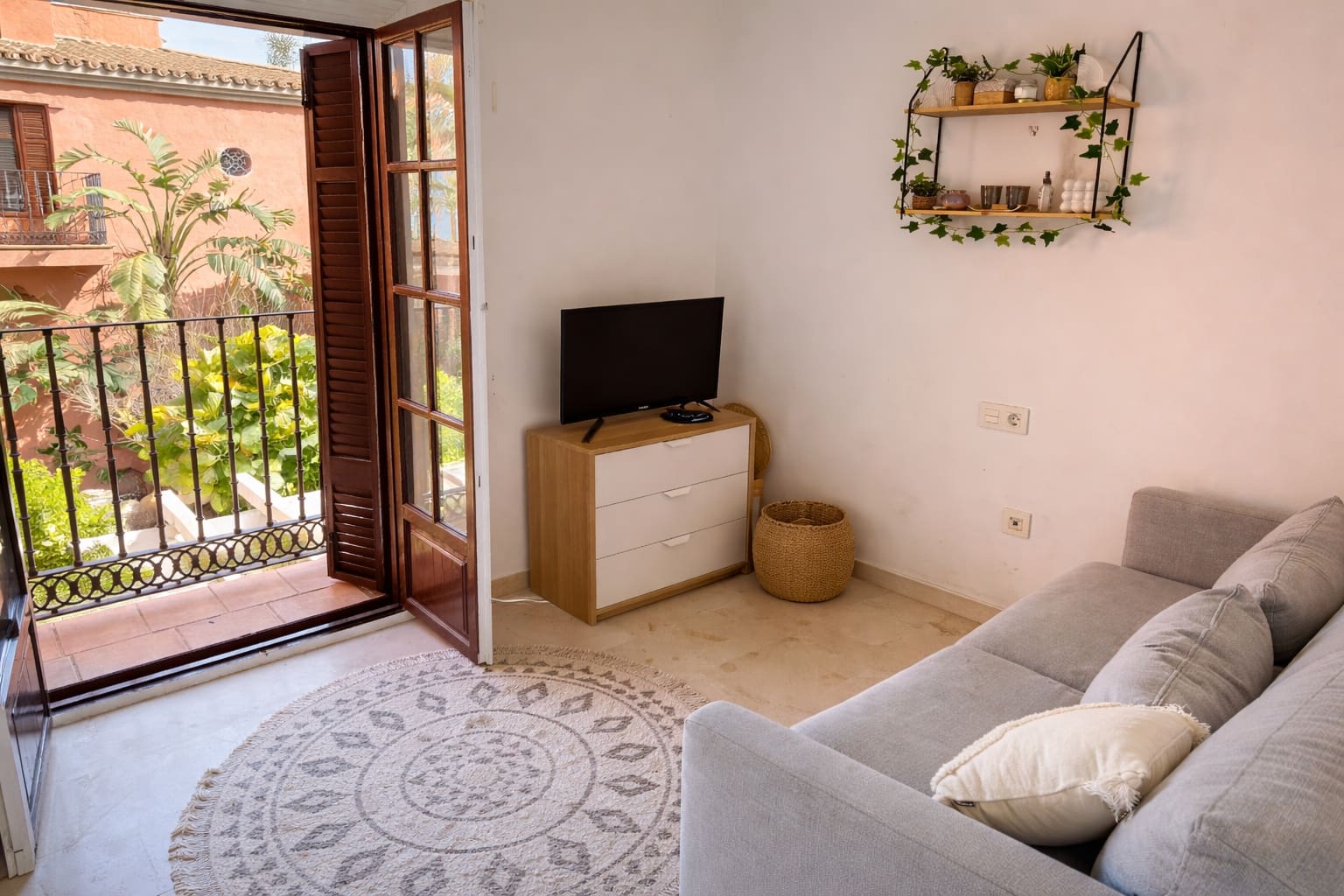 3 bedroom Townhouse for sale in Estepona with pool garage - € 549,000 (Ref: 9778016)
