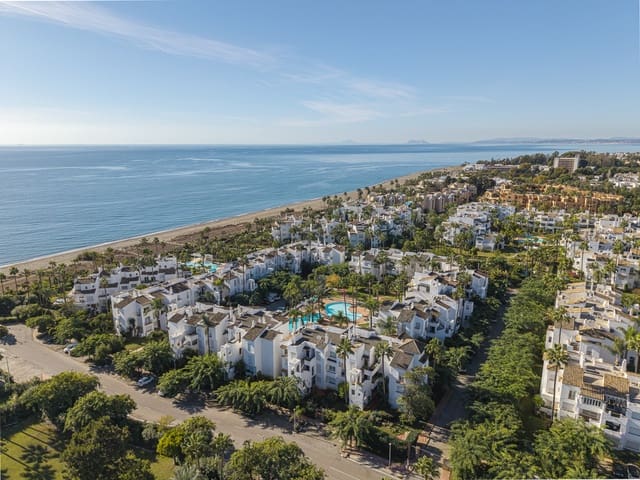 Apartamento de 3 habitaciones en Costalita, Estepona en venta con piscina garaje - 1.495.000 € (Ref: 9780462)