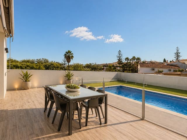 Chalet de 5 habitaciones en Mijas Costa, Mijas en venta con garaje - 799.950 € (Ref: 9800610)