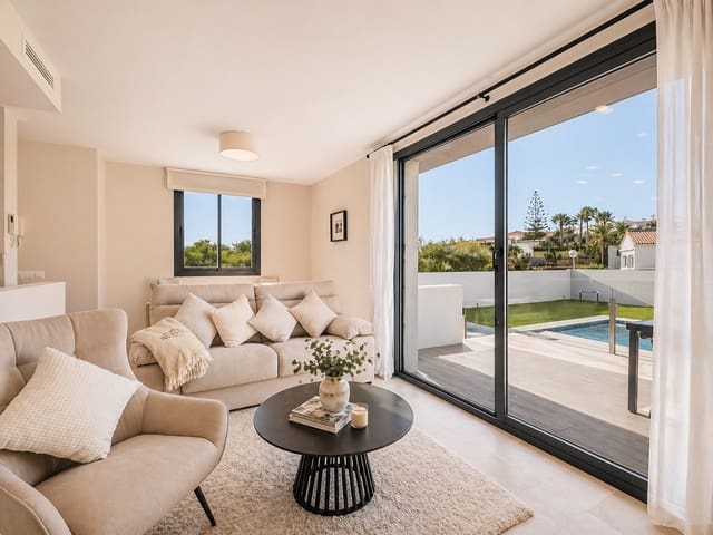 Chalet de 5 habitaciones en Mijas Costa, Mijas en venta con garaje - 799.950 € (Ref: 9800610)