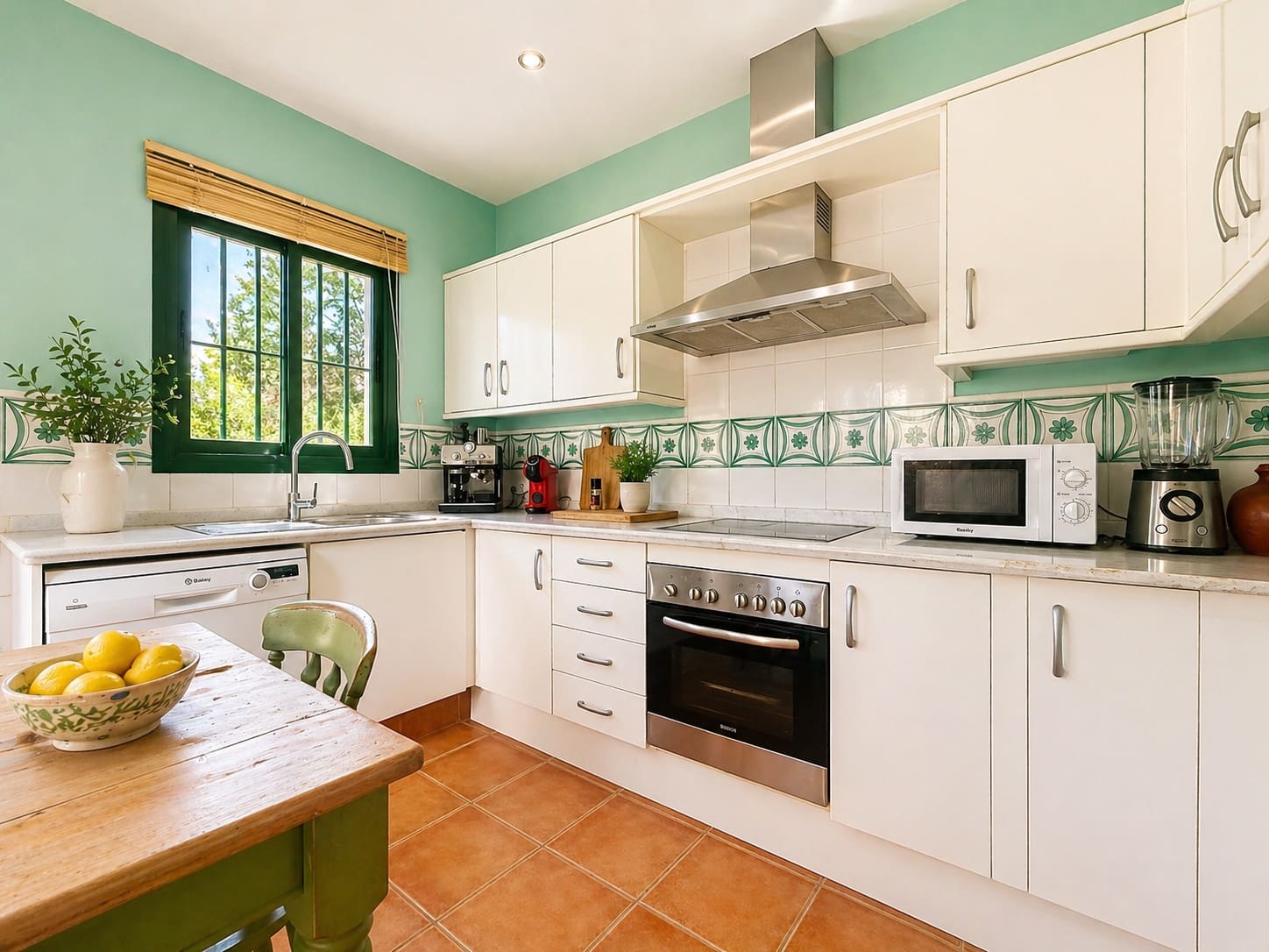 5 bedroom Semi-detached Villa for sale in Sotogrande - € 699,000 (Ref: 9800611)