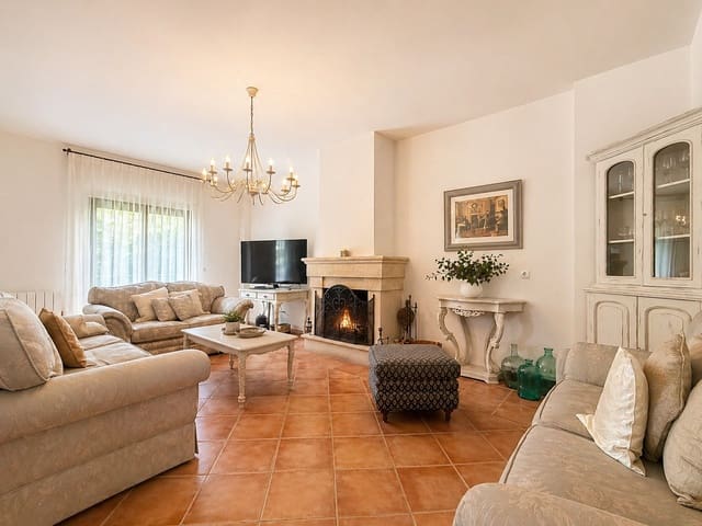 5 soverom Kjedet enebolig til salgs i Sotogrande, San Roque - € 699 000 (Ref: 9800611)