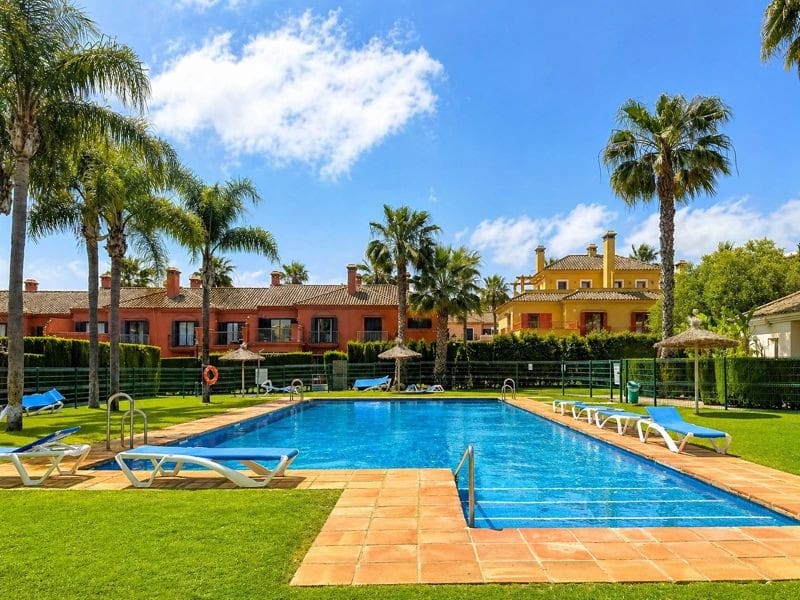 4 soverom Kjedet enebolig til salgs i Sotogrande - € 660 000 (Ref: 9800611)