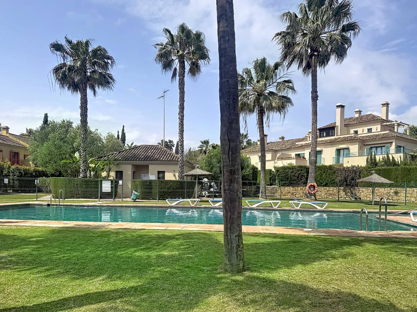 4 soverom Kjedet enebolig til salgs i Sotogrande - € 660 000 (Ref: 9800611)