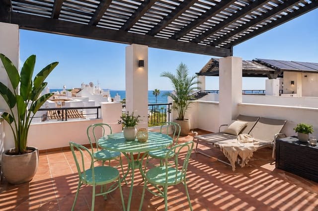 2 bedroom Penthouse for sale in Casares with garage - € 570,000 (Ref: 9800612)