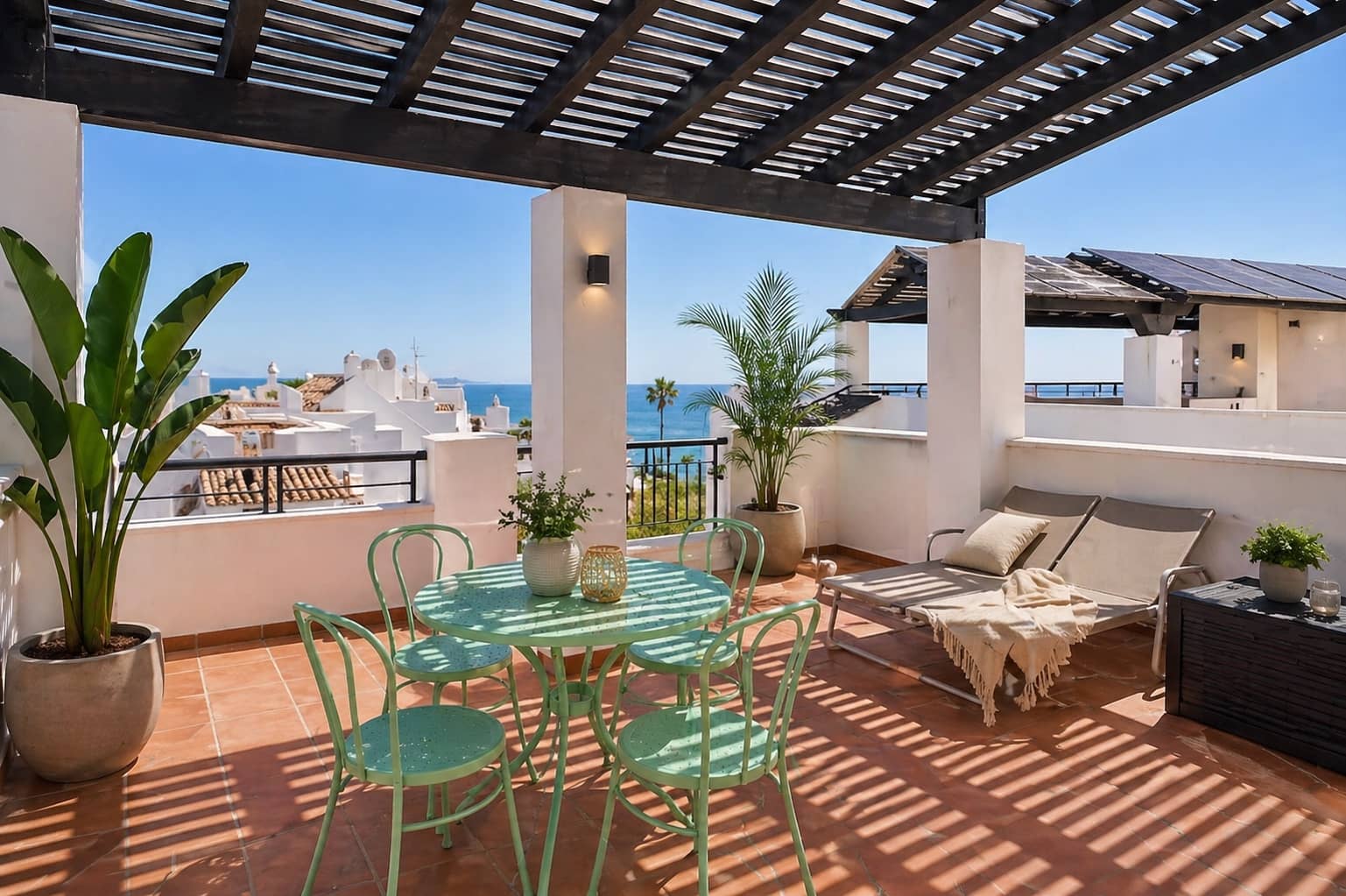 2 bedroom Penthouse for sale in Casares with garage - € 520,000 (Ref: 9800612)